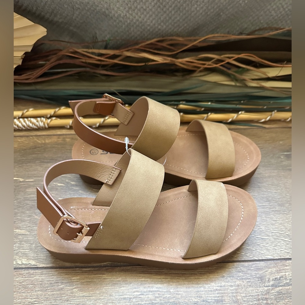 Soda Two-Tone Caramel Double Strap Slingback Sandals – Size 5-1/2